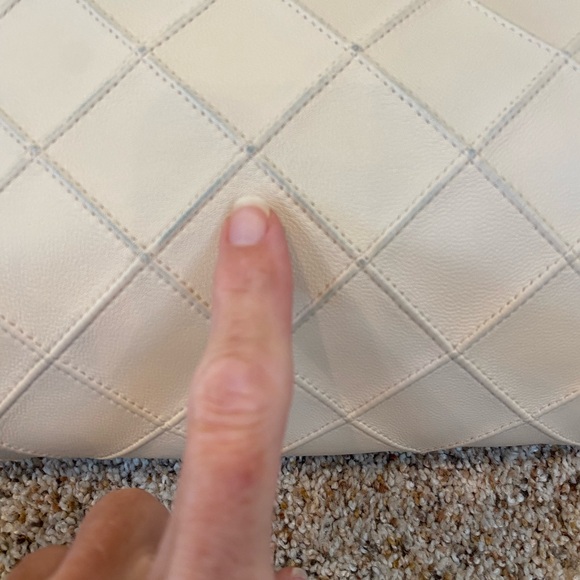 Tory Burch Cream Quilted Shoulder Bag - Picture 15 of 16